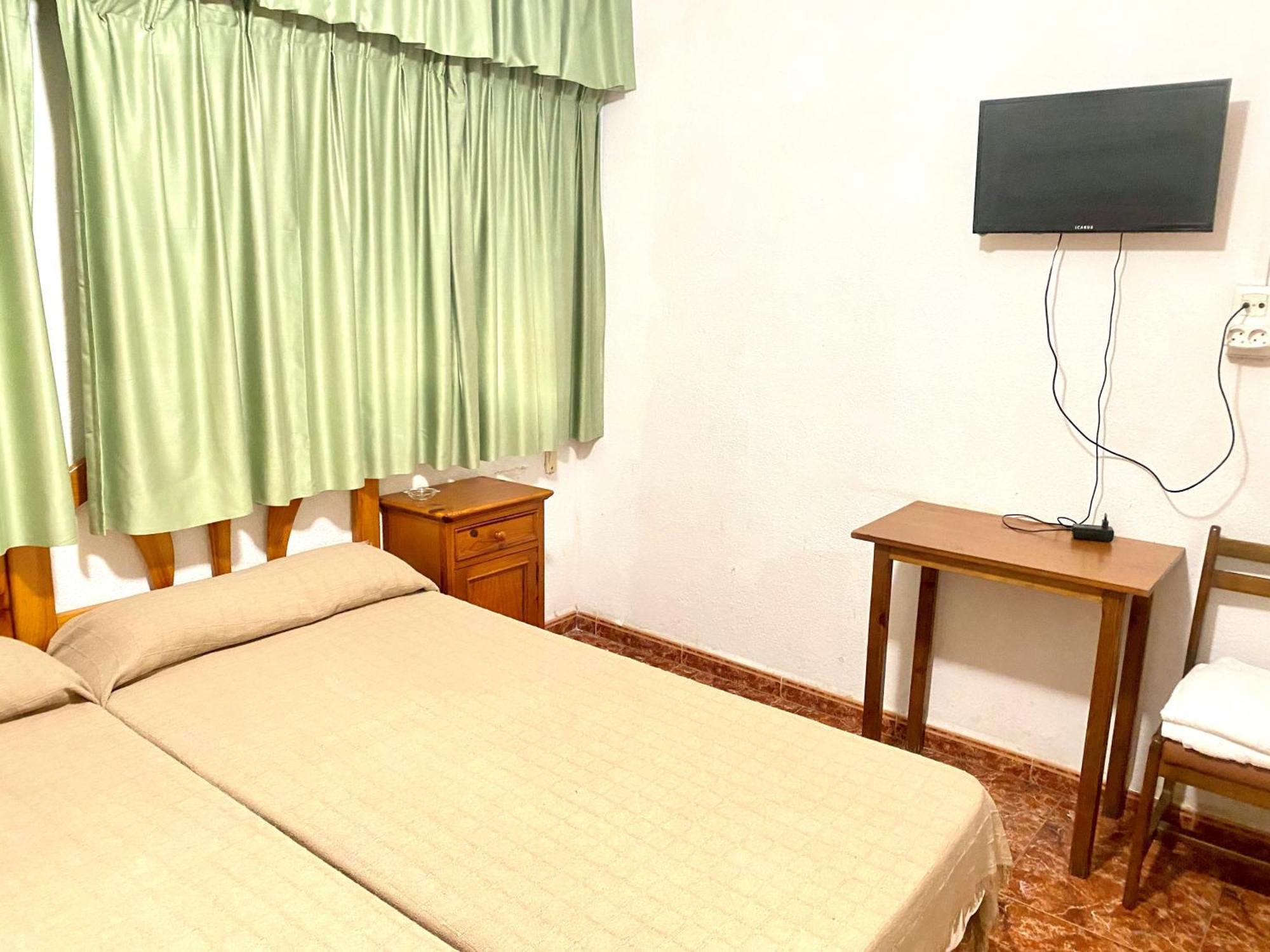Pension Americano Almeria Bagian luar foto