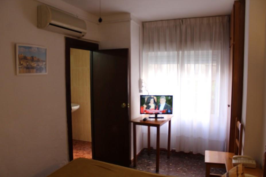 Pension Americano Almeria Bagian luar foto
